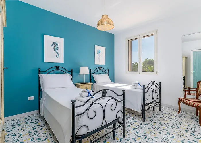 Mare Pescoluse مارينا دي بيسكولوس